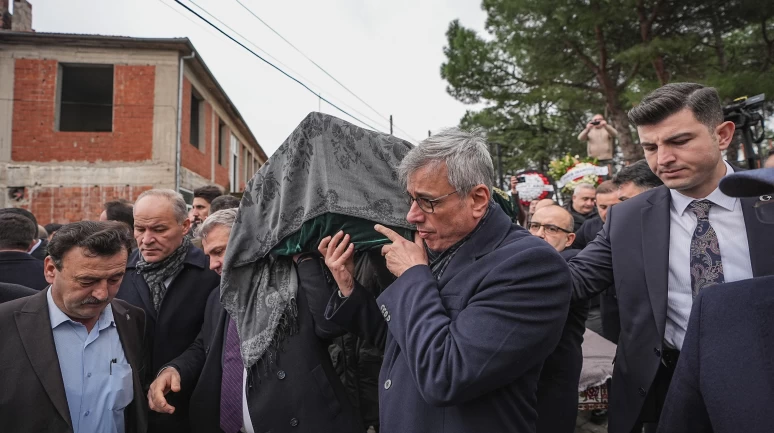 Bakan Memişoğlu Balıkesir'de yaralıları ziyaret etti, cenaze törenine katıldı