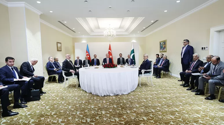 Erdoğan, Aliyev ve Şerif Liderler Zirvesi'nde Buluştu