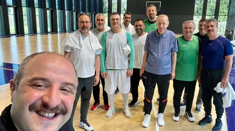 O anları Varank paylaştı! Cumhurbaşkanı Erdoğan basketbol oynadı