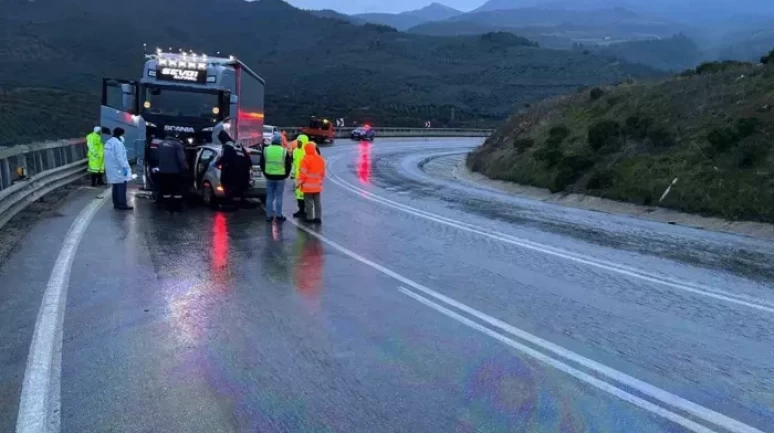 Bursa İnegöl'de tırlar çarpıştı: 1 ölü