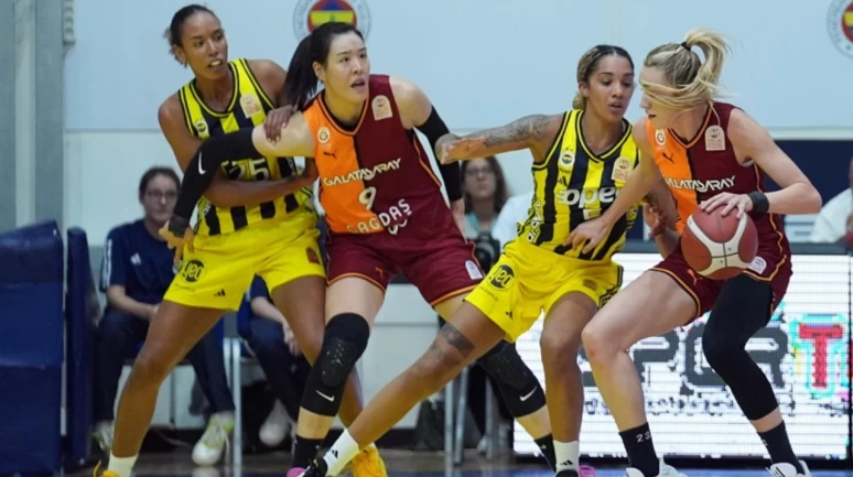 Kadınlar basketbolda derbi heyecanı