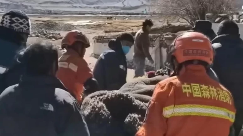 Çin'de 6,8 büyüklüğünde deprem: 126 ölü, 188 yaralı!