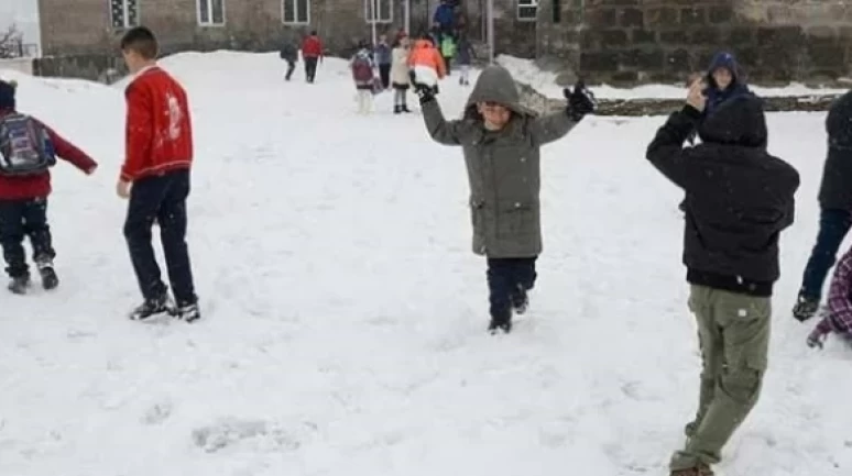 Kırklareli'nin bir ilçesinde taşımalı eğitime bir gün ara verildi