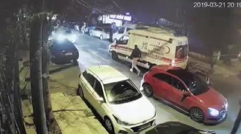 Trafik magandasından ambulans şoförüne dayak