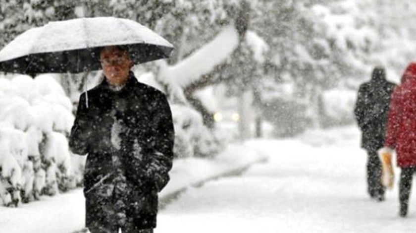 Meteoroloji duyurdu: İstanbul'a yeniden kar geliyor