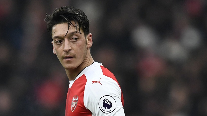 Mesut'la uğraşan ırkçı başkanın sonu kötü oldu!