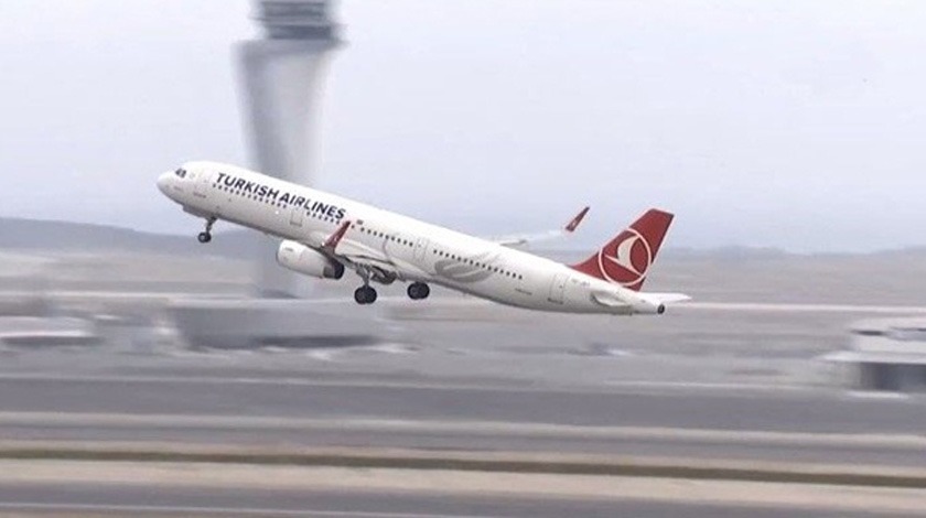 İstanbul'da tarihi an! Taşınma sonrası ilk uçak havalandı