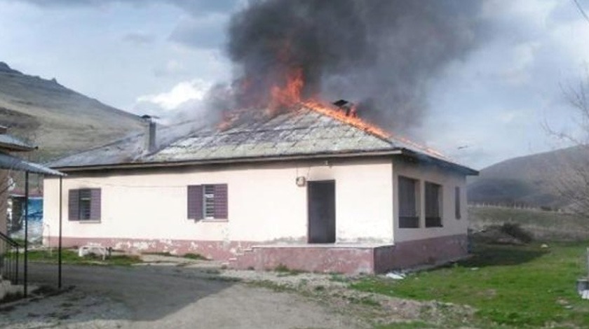 Eşine sinirlenip evi yakan adamın sözleri şoke etti