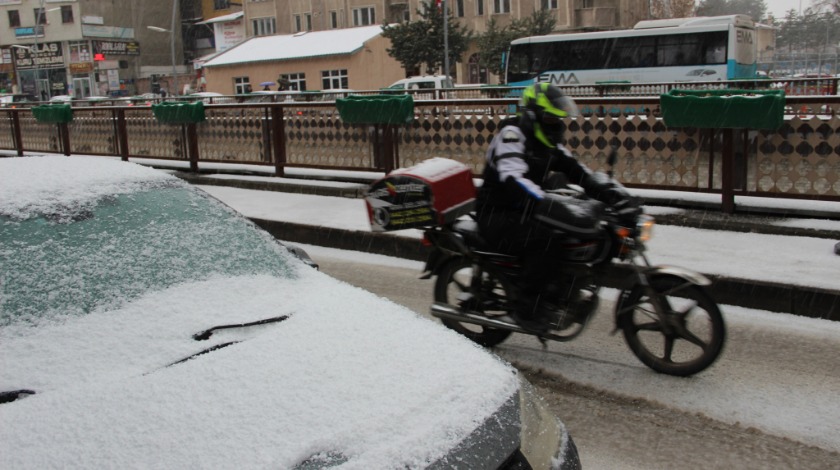 Erzurum’da dolu sürprizi