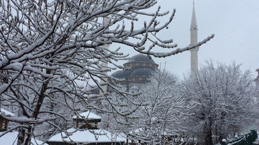 İlçe beyaza büründü