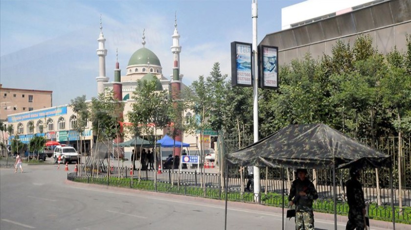 'Çin Uygur camilerini yıkıyor'