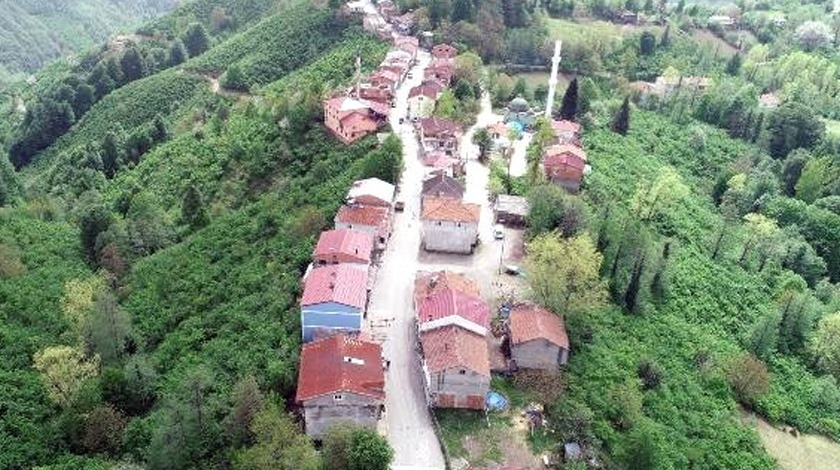 Karşılıklı oturup aynı anda iftar açamıyorlar