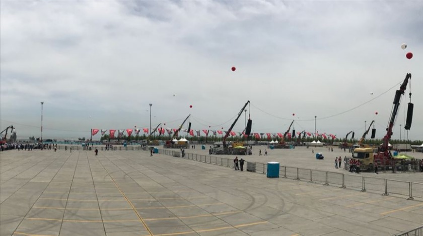 Yenikapı'da 313 bin kişiyle teravih