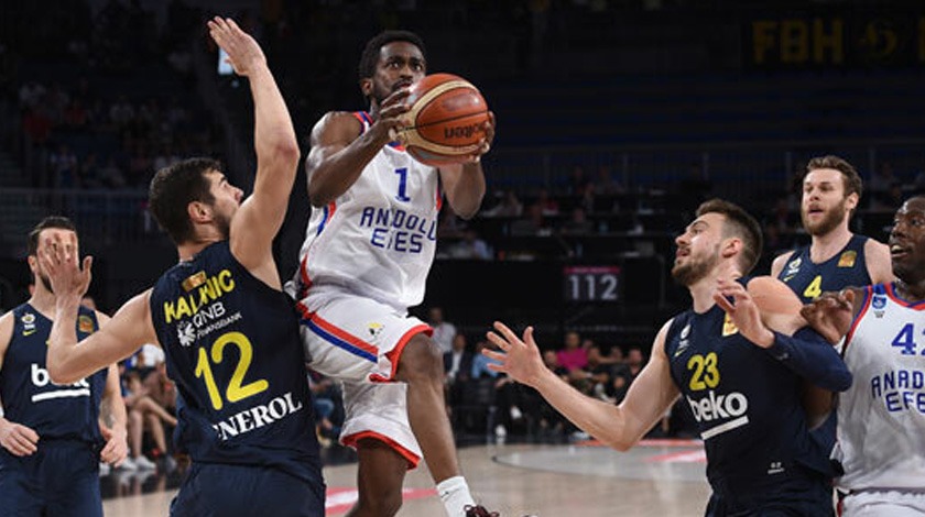 Anadolu Efes seriye dengeyi getirdi