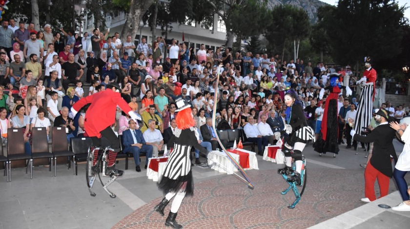 Amasya'da tiyatro şenliği düzenlendi