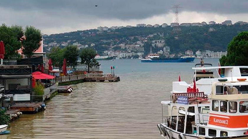 Boğaz'da şaşırtan manzara