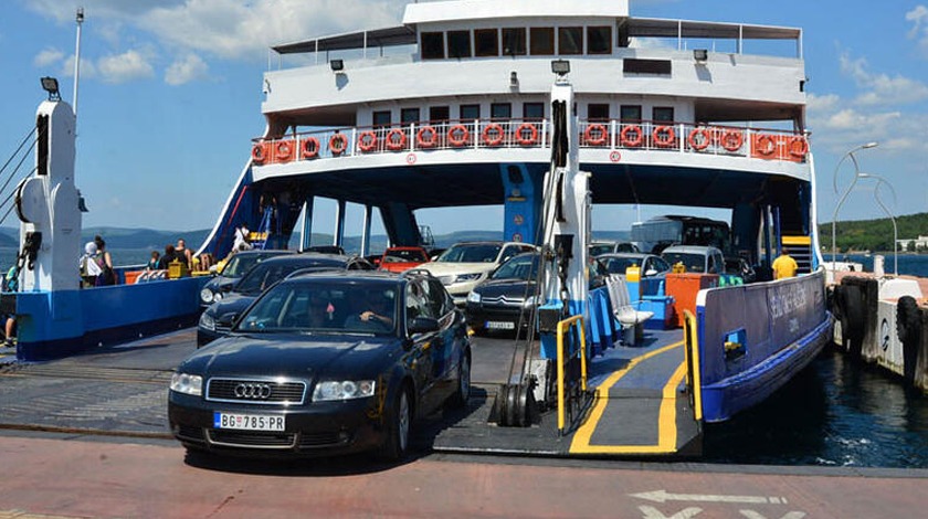 Kuyruk oluştu! Denizde ve karada dönüş trafiği başladı