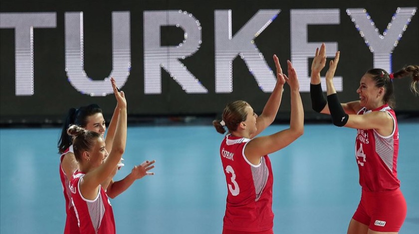 A Milli Kadın Voleybol Takımı 2'de 2 yaptı