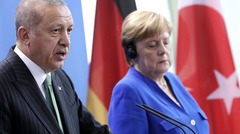 Erdoğan'ın sözleri Merkel'i korkuttu!