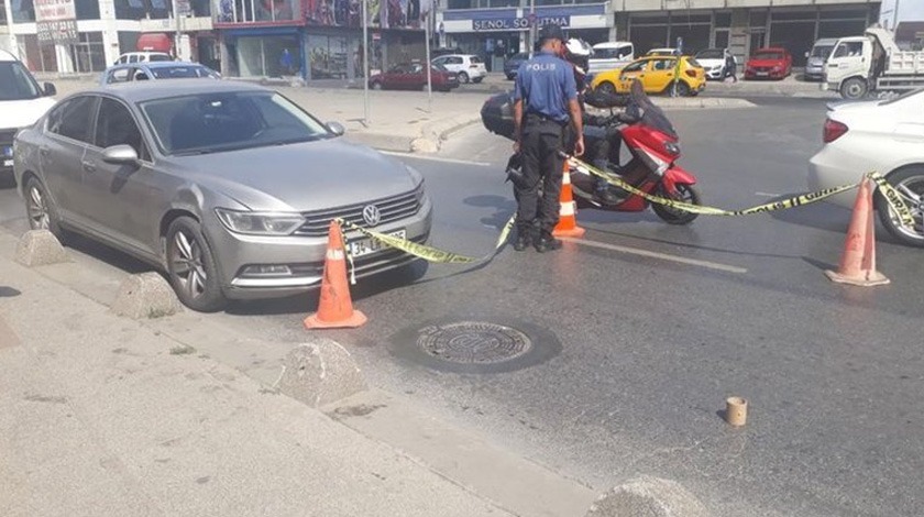 'Evleniyoruz' yazılı araçla şoku yaşattılar