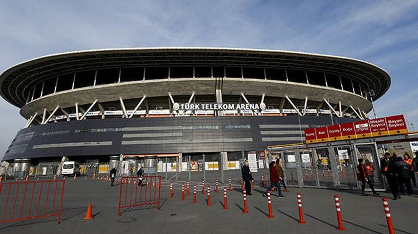 'Türk Telekom Stadı salıncak gibi sallandı'