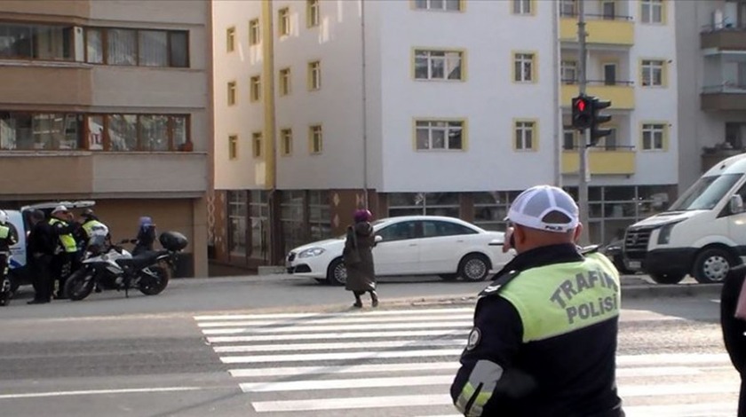 Az önce duyuruldu! 200 bin polis yarın nöbet tutacak