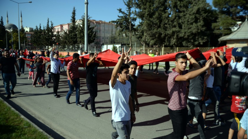 Kilis'te Barış Pınarı Harekatı'na destek yürüyüşü