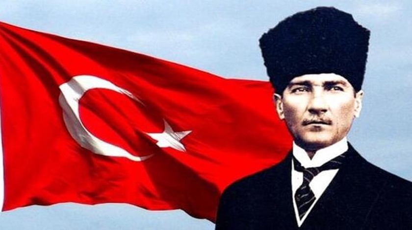 Atatürk’ün sözleri ile resimli ve yazılı 29 Ekim mesajları