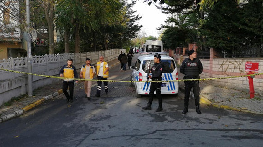 Yine siyanür! Bakırköy'de bir evde 1'i çocuk 3 kişi ölü bulundu