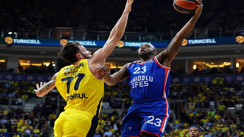 Türk derbisi Anadolu Efes’in