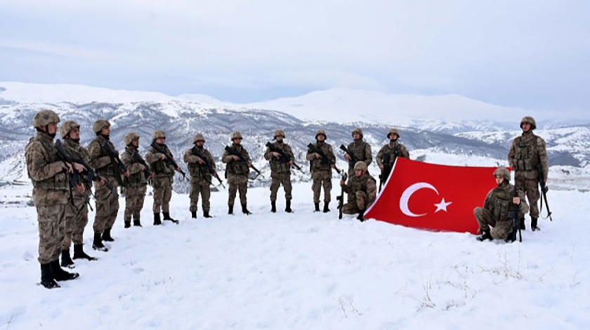 Yaz-Kış farketmez! Teröriste göz açtırmıyorlar