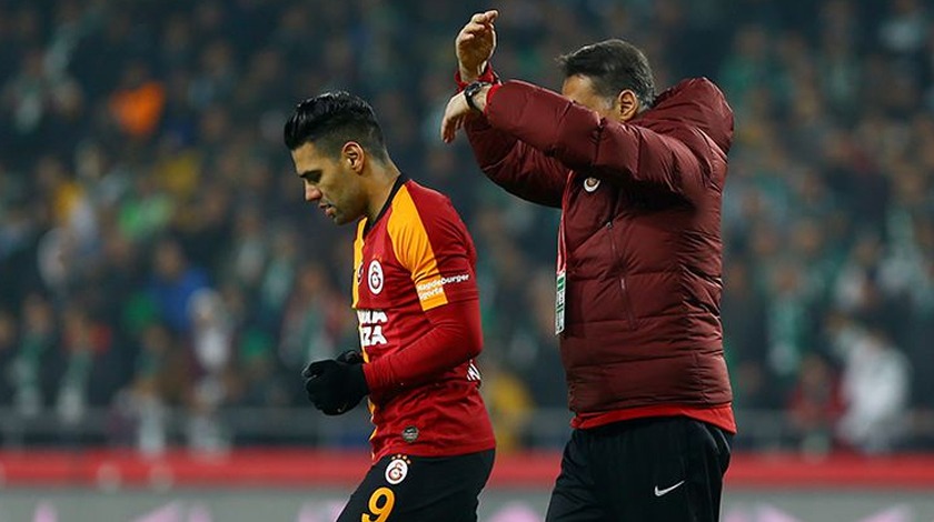 Galatasaray'a Saracci ve Falcao'dan kötü haber