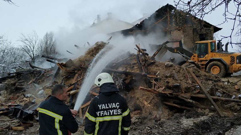 Isparta'da çıkan yangında 3 kardeş hayatını kaybetti