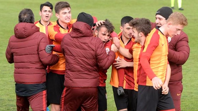 U19'da G.Ssaray, F.Bahçe'yi 3-1 yendi