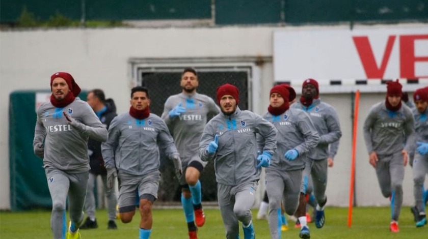 Trabzonspor'da futbolculara dikkat çeken koronavirüs önlemi