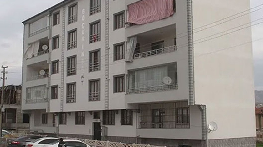 5 katlı apartman koronavirüs karantinasında