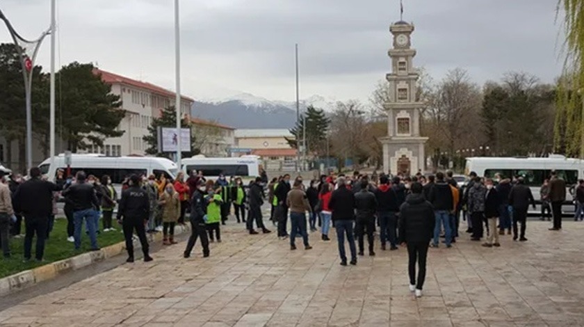 Cezayı yedikten sonra topluca geldiler