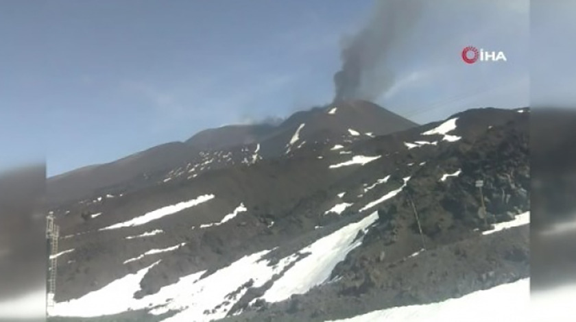 İtalya'da kabus bitmiyor! Etna Yanardağı harekete geçti