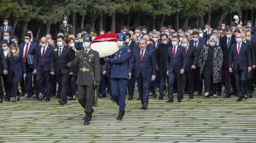 Meclis 100 yaşında! Devlet erkanı Anıtkabir'de