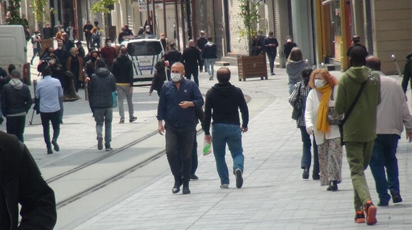 Taksim Meydanı  ve İstiklal Caddesi'nde maske zorunluluğu