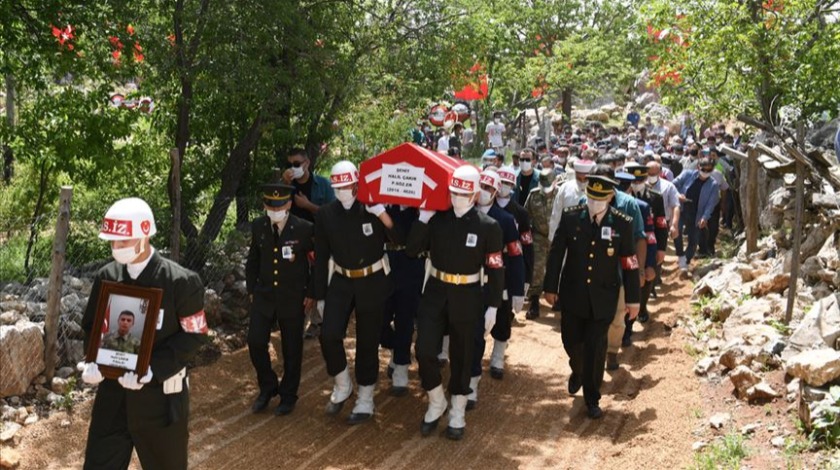 Şehit olan Piyade Er Halil Çakır son yolculuğuna uğurlandı