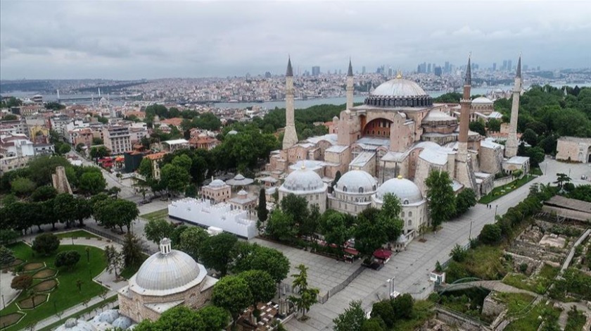 Katolik rahipten Türkiye'ye Ayasofya övgüsü