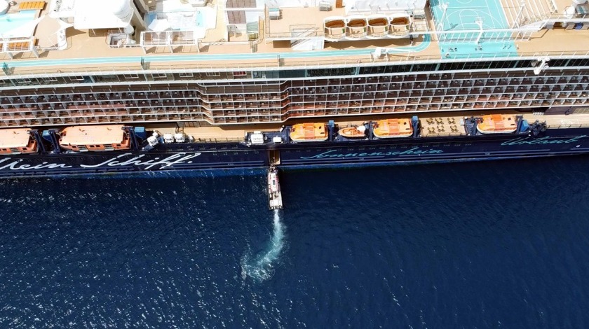 Bodrum açıklarındaki dev gemiden 27 Türk tahliye edildi