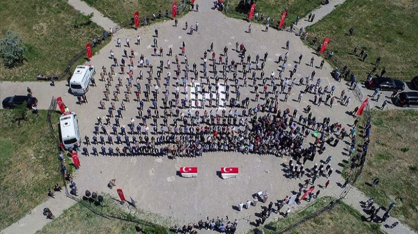 PKK'lı teröristlerin şehit ettiği işçiler son yolculuklarına uğurlandı