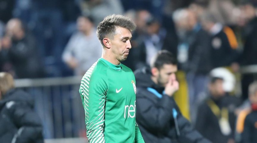 Bakandan Muslera'ya telefon