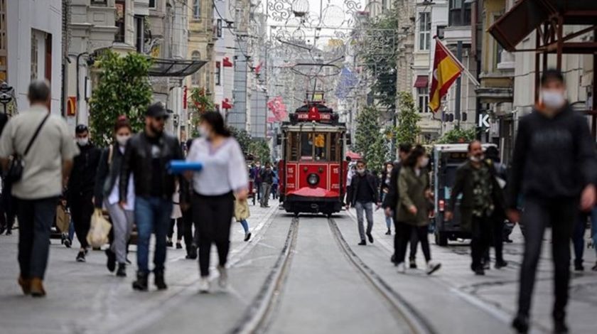 Bilim Kurulu Üyesi'nden 'önlem yorgunluğu' uyarısı