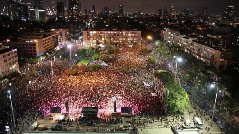 Tel Aviv'de Netanyahu hükümeti karşıtı protesto düzenlendi