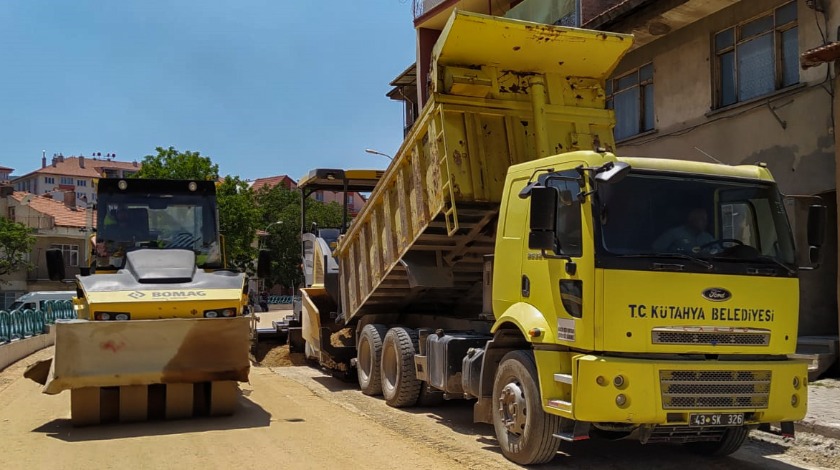 Fuatpaşa Mahallesi'nde yol bakım ve genişletme çalışması