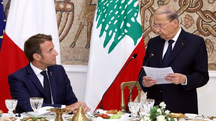 Macron'dan ziyaret ettiği ülkeye tehdit