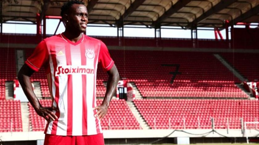 Bruma, Olympiakos'a kiralandı